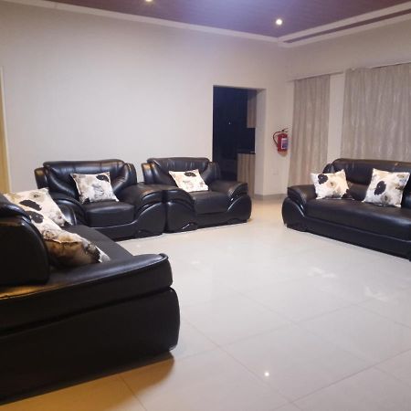 Pillacol Guest House Victoria Falls Dış mekan fotoğraf