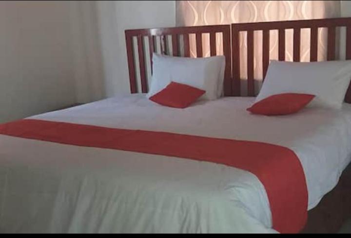 Pillacol Guest House Victoria Falls Dış mekan fotoğraf