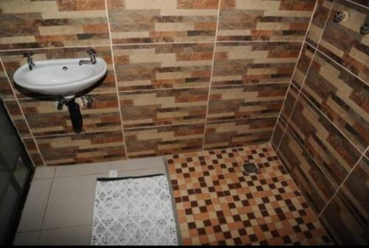 Pillacol Guest House Victoria Falls Dış mekan fotoğraf
