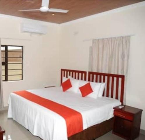 Pillacol Guest House Victoria Falls Dış mekan fotoğraf