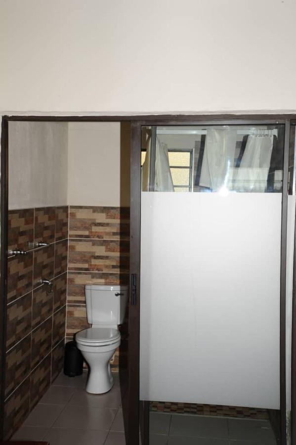 Pillacol Guest House Victoria Falls Dış mekan fotoğraf