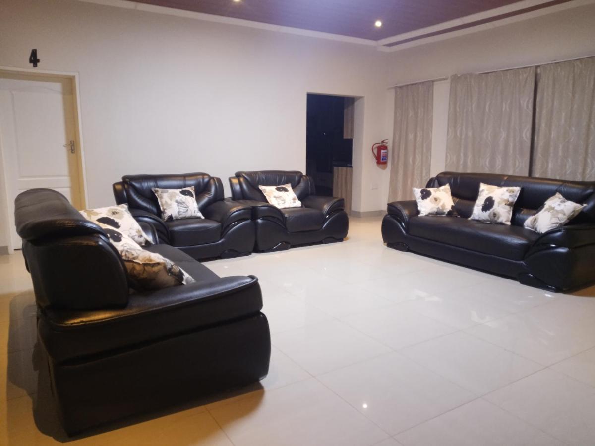 Pillacol Guest House Victoria Falls Dış mekan fotoğraf